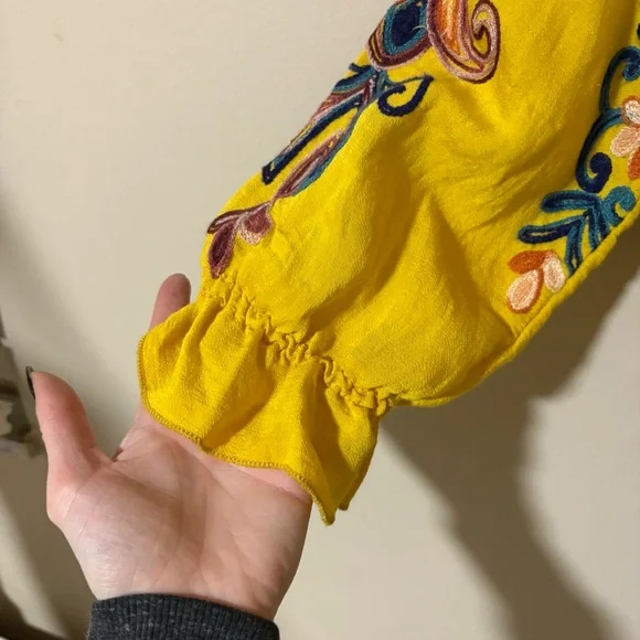 Sapphire Small Yellow Floral Paisley Embroidered Yellow Top - Picture 5 of 6
